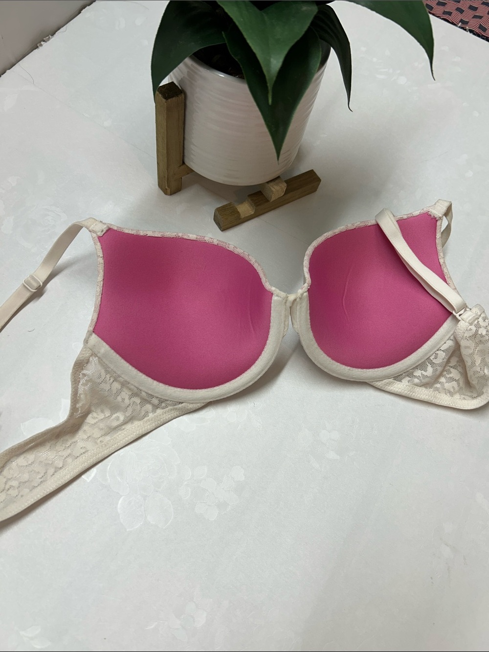 Plunge Lace T-Shirt Bra in Cream - Classic Support - Picture 2 of 3